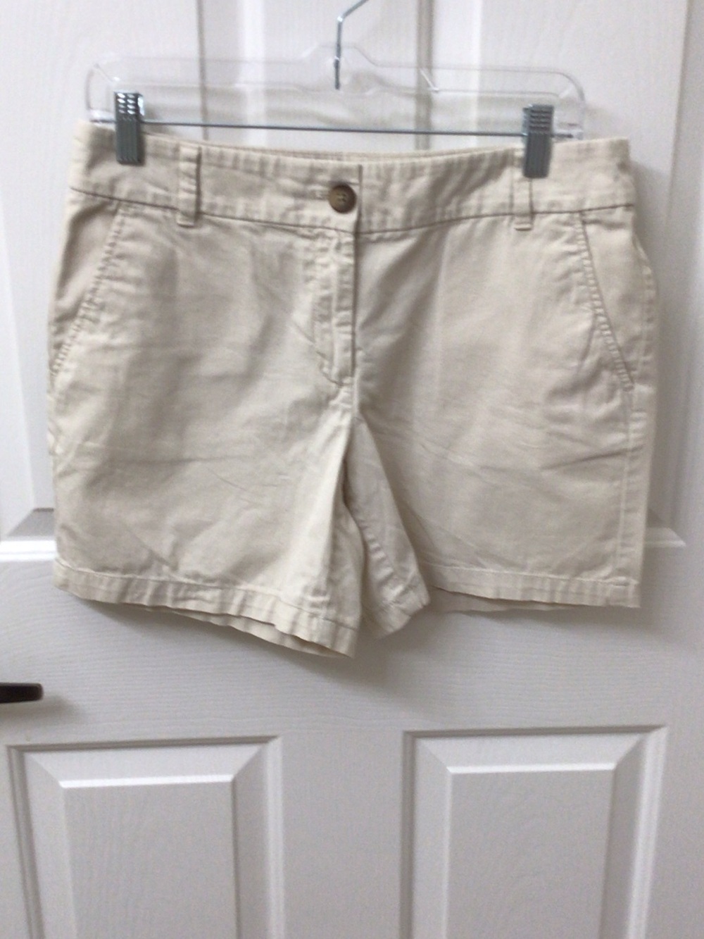 Ann Taylor LOFT khaki 6 inch shorts
